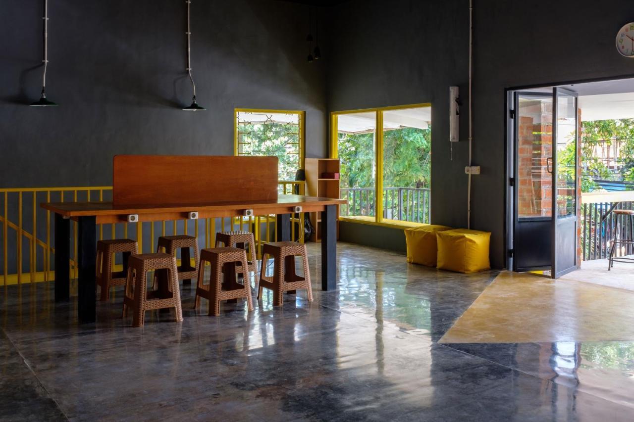 Kumpul Hostel Kuta Legian Eksteriør bilde