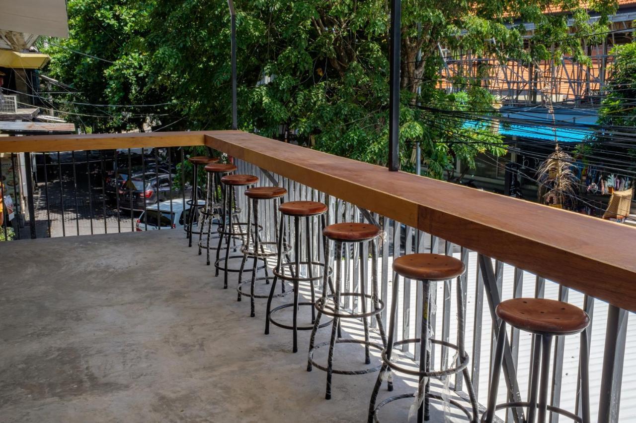 Kumpul Hostel Kuta Legian Eksteriør bilde